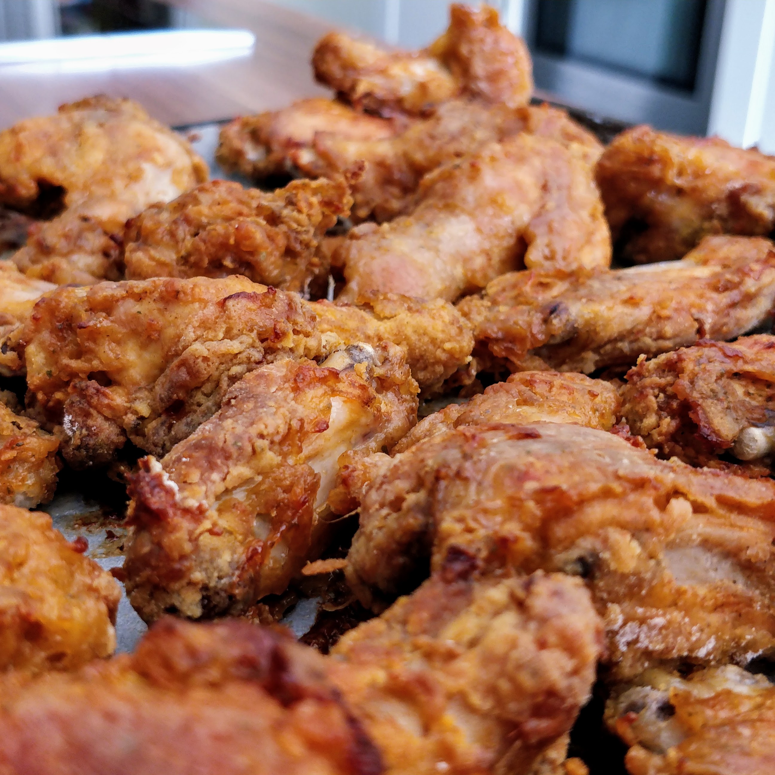 Cooked chicken wings
